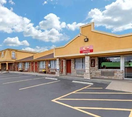 ארלנגר Econo Lodge מראה חיצוני תמונה